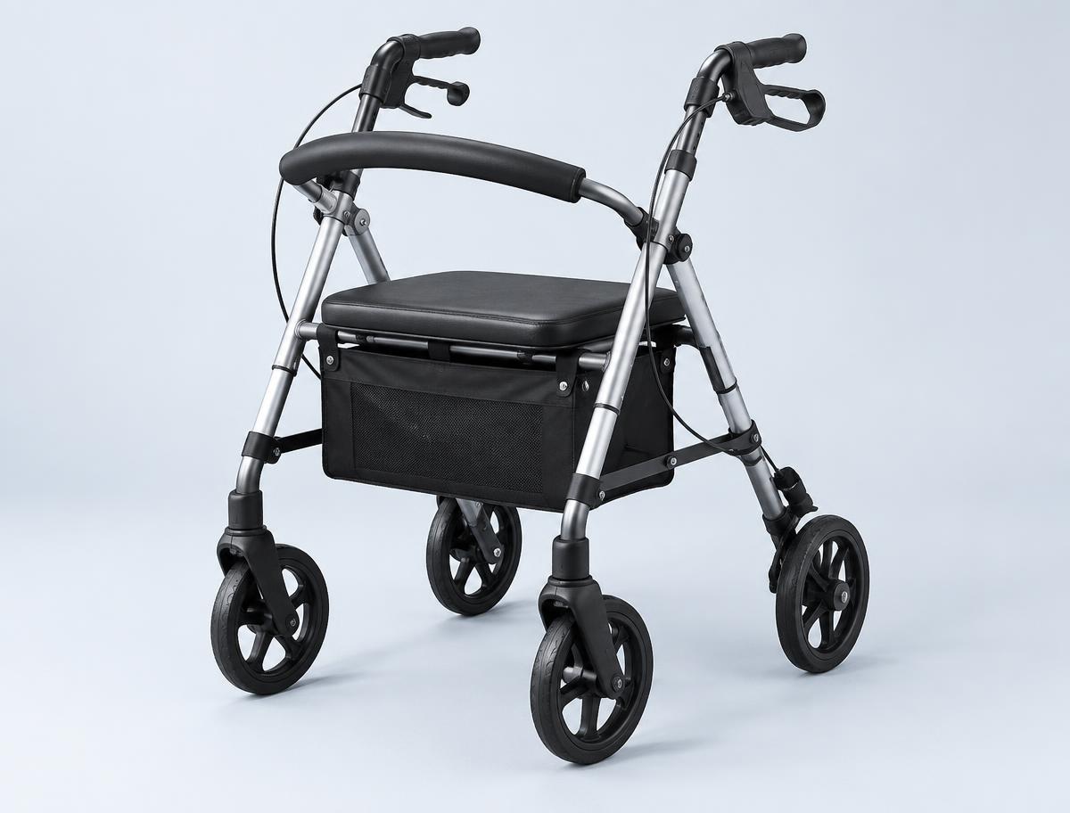 Four-wheel rollator with seat